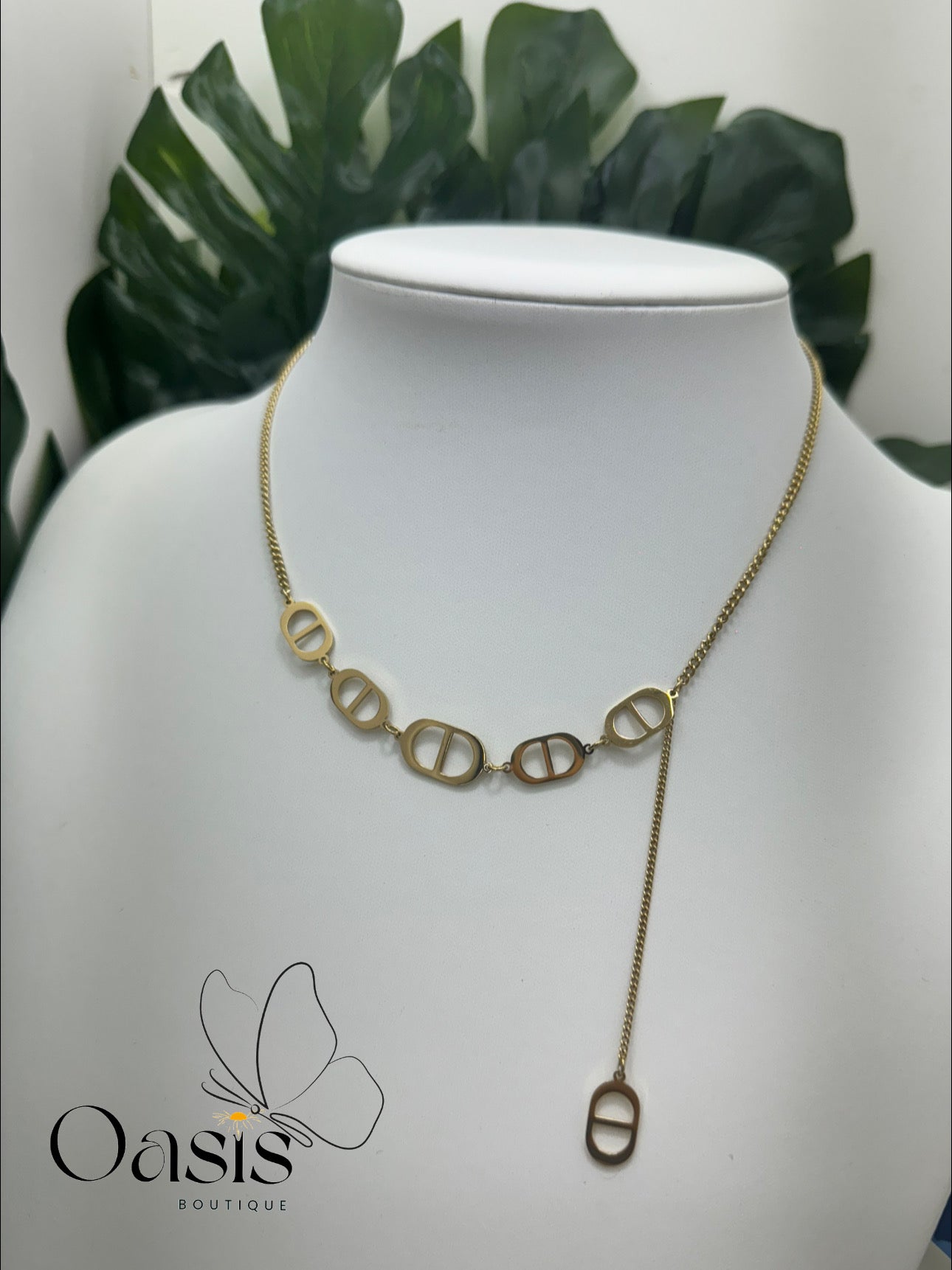 Helena Pendant Necklace