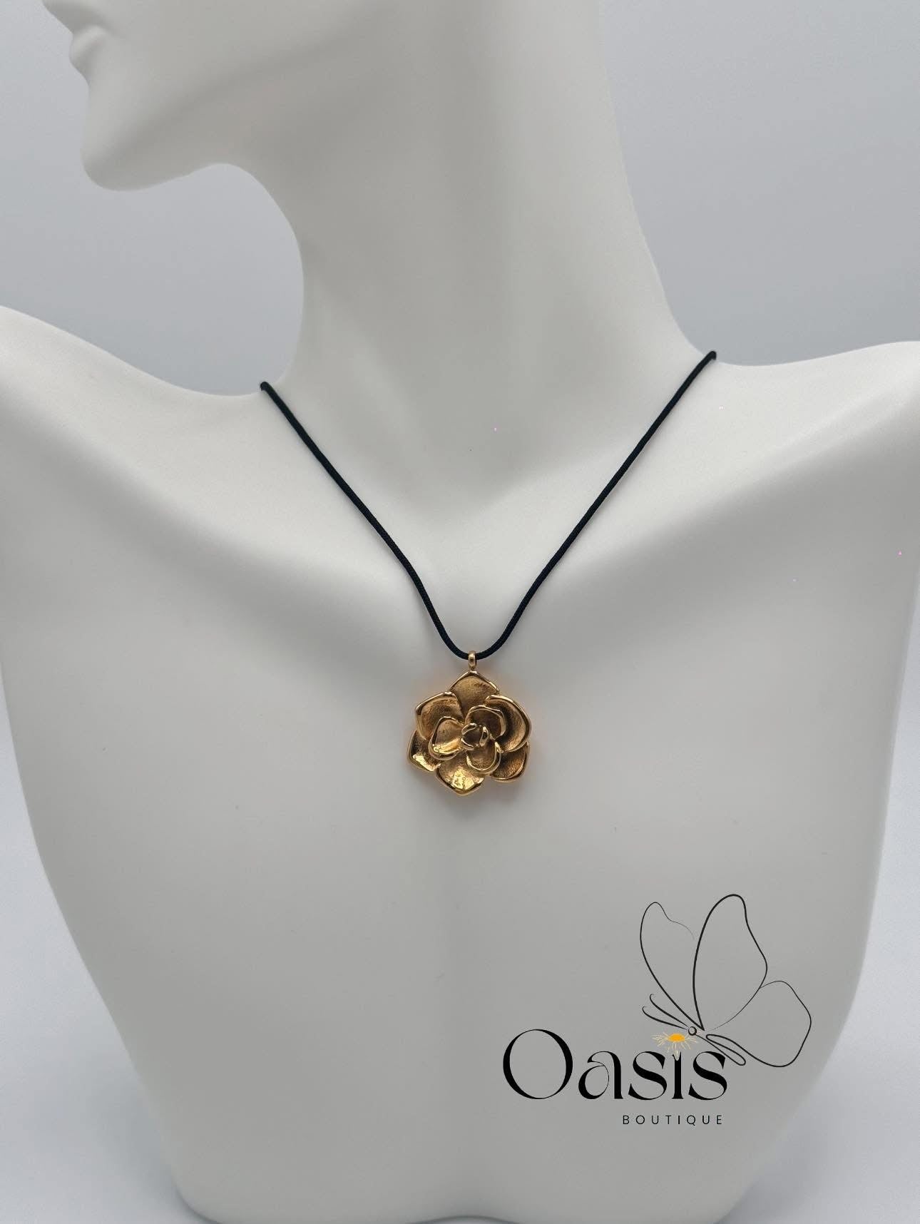 Amatía Pendant Necklace