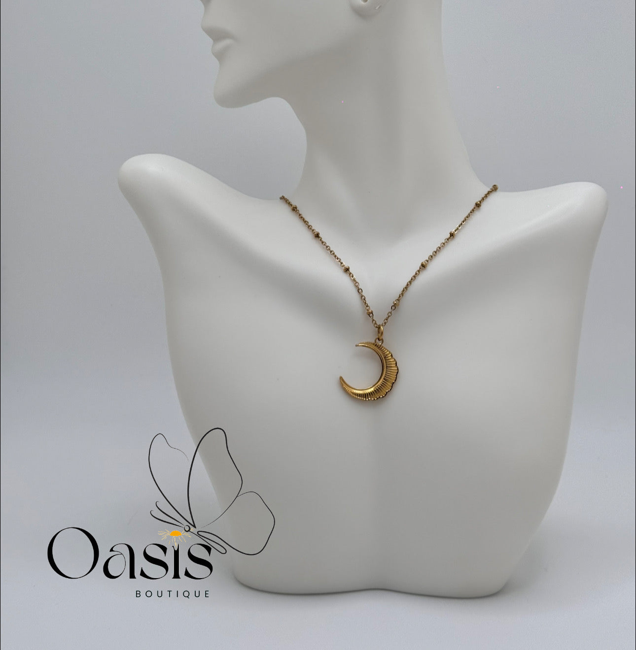 Lune Pendant Necklace