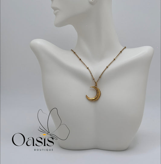 Lune Pendant Necklace